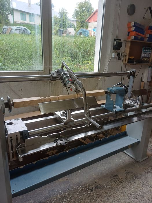 Vând  strung pentru lemn