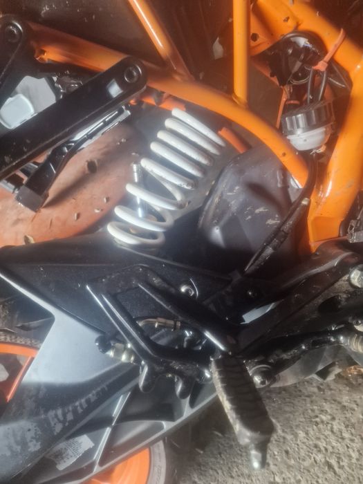 Vând ktm rc 125 2016 avariat