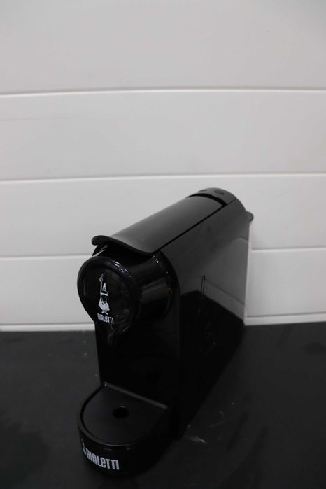 Bialetti Gioia, еспресо машина за алуминиеви капсули, черна