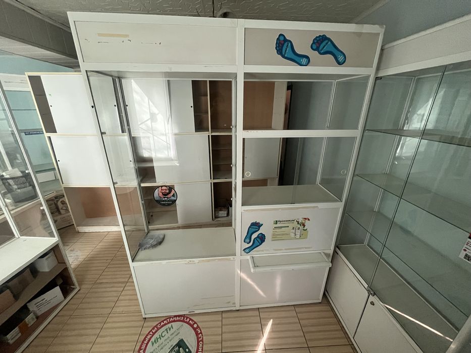 Продам аптечные витрины
