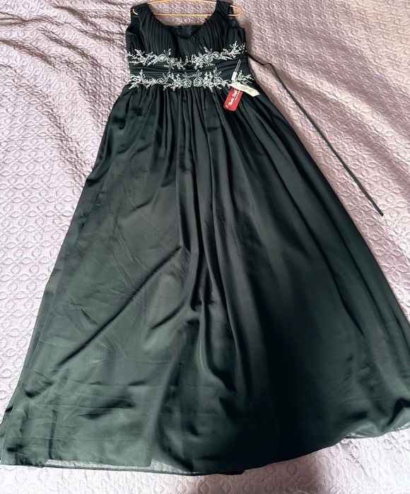 Rochie pentru evenimente marimea 42 culaore neagra noua