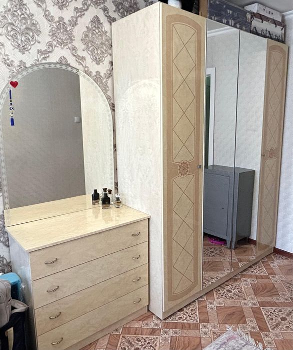 Спальный гарнитур