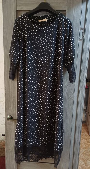 Продам платье в черное в горошек