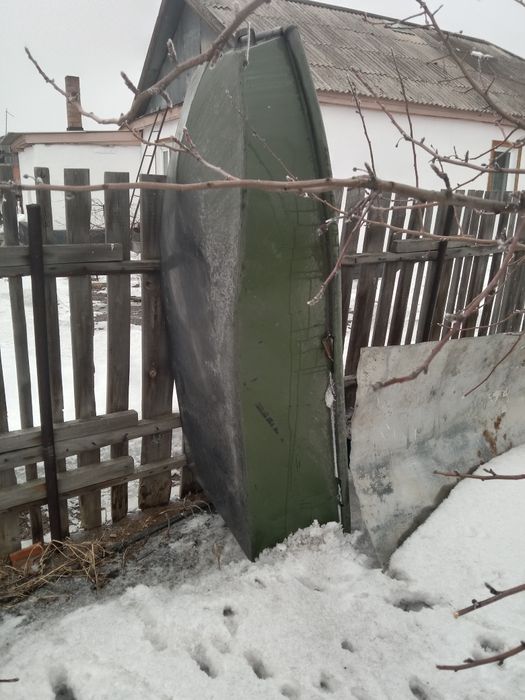 Продам лодку пнд вес 40 килограм длина 2м ширина 1м транец под мотор