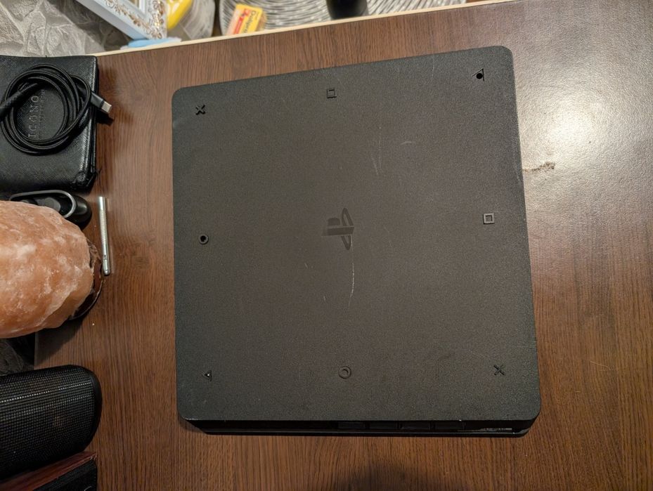 PlayStation 4 Slim 1TB