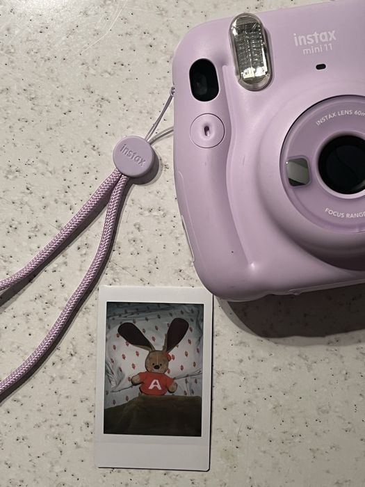 Продам Instax mini 11