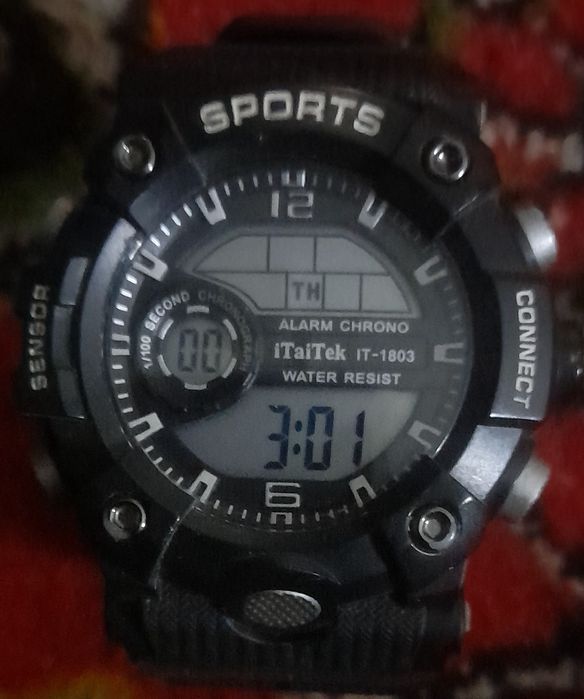 Часы наручные , кварцевые