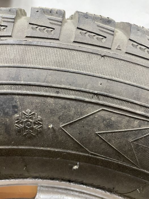 Покрышка и колонка