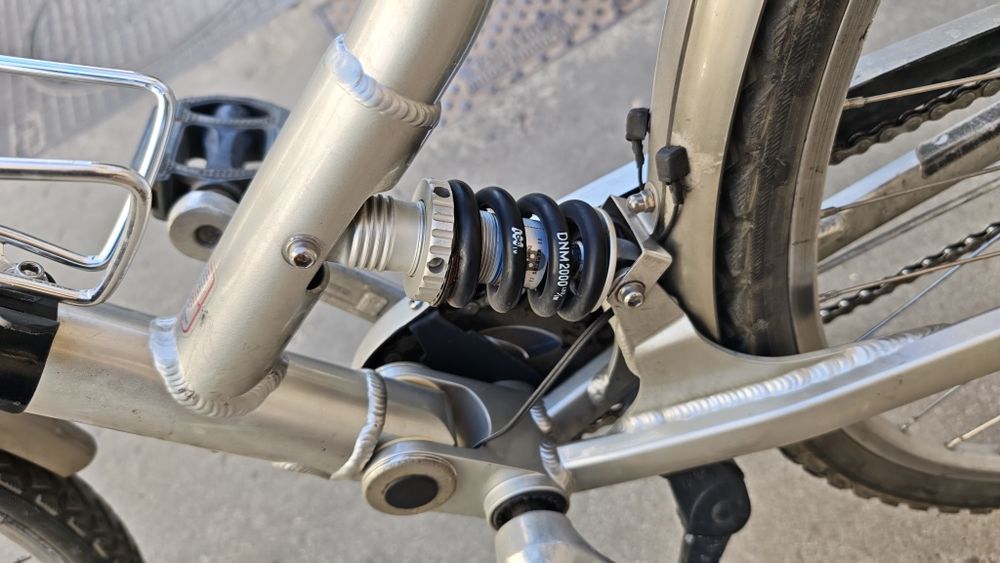 Vând bicicleta GiantTrooper Full Suspension