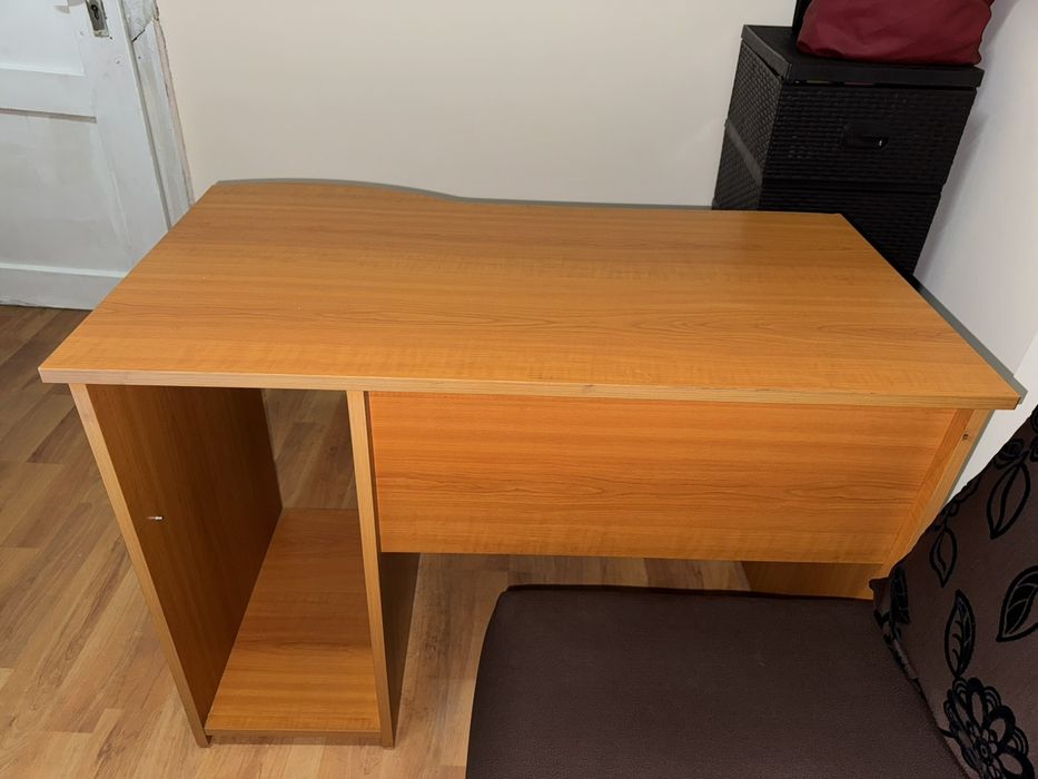 Ученическо(офис) бюро в отлично състояние