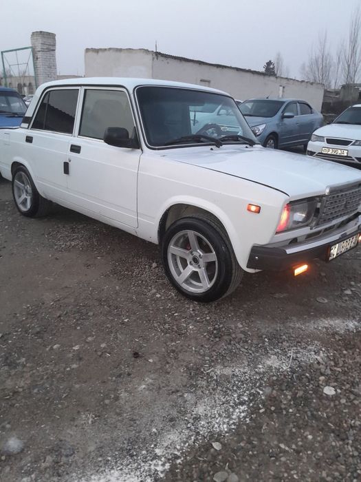 VAZ 2107 yaxshi xolatda