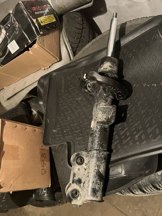 Амортизатор на hyundai tucson