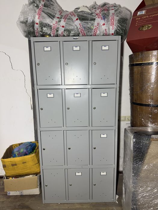 Металлический шкаф