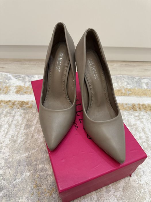 Продается женская обувь