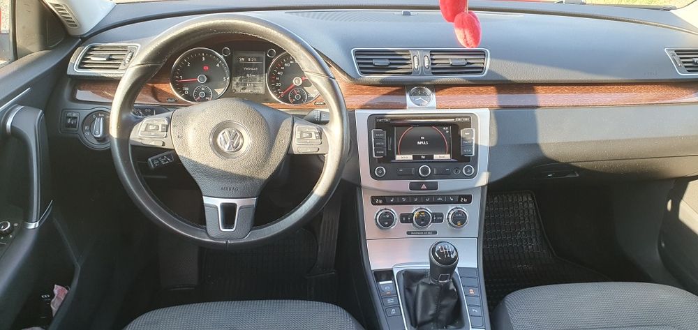 Pasat b7 1.6 tdi 6+1manual