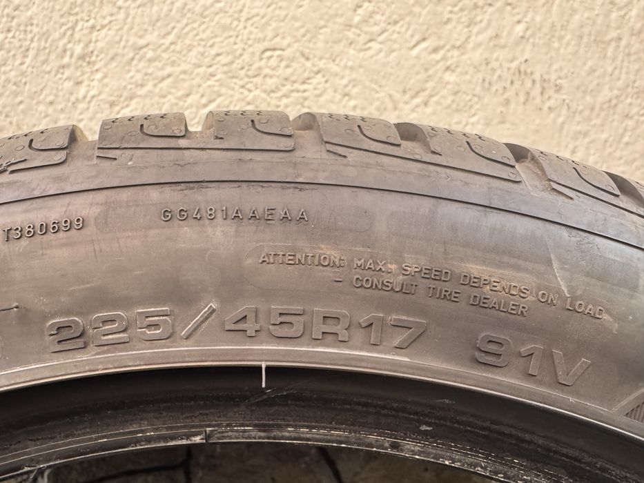 Автомобилни гуми 225 45 17 Goodyear