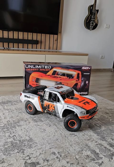 masina telecomanda TRAXXAS UDR full box ca nou 30 min rulat Garantie si Factura