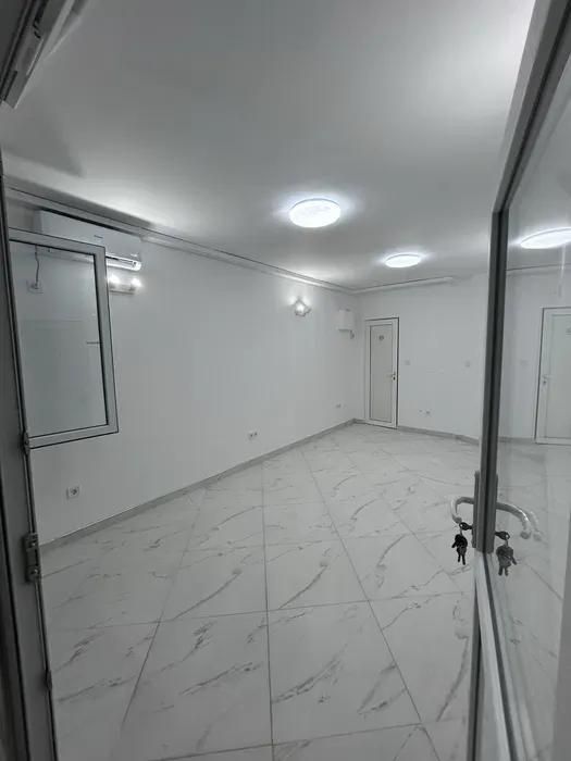 Дава се под наем Офис в Варна, Център - 24 кв.м за 298.86 € - Снимка #1