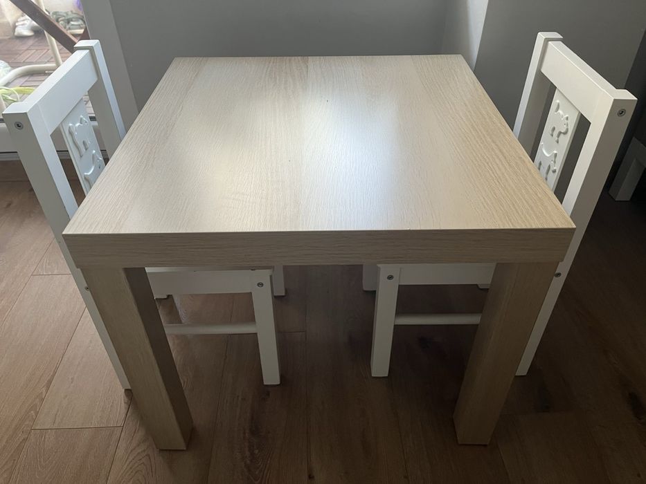 Детска маса и столове