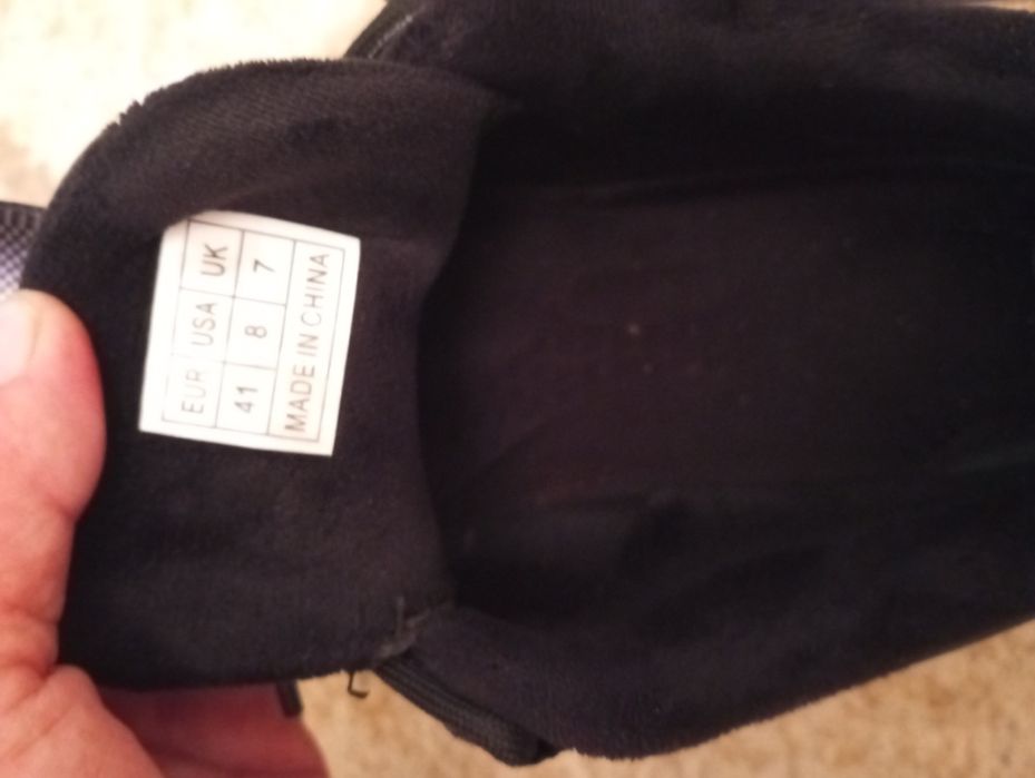 Продам зимние кроссовки