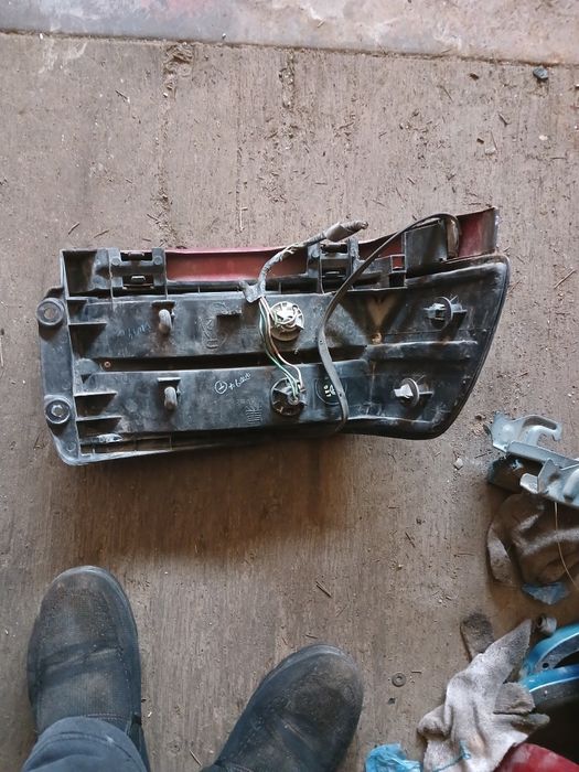 Фонарь Тоета Карина 2