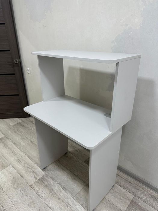 Продам компьютерный стол