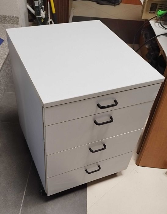 Шкафче за бюро с 3 или 4 чекмеджета - контейнер на колела