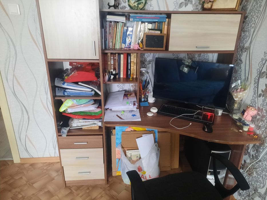 Компьютерный стол за 10т