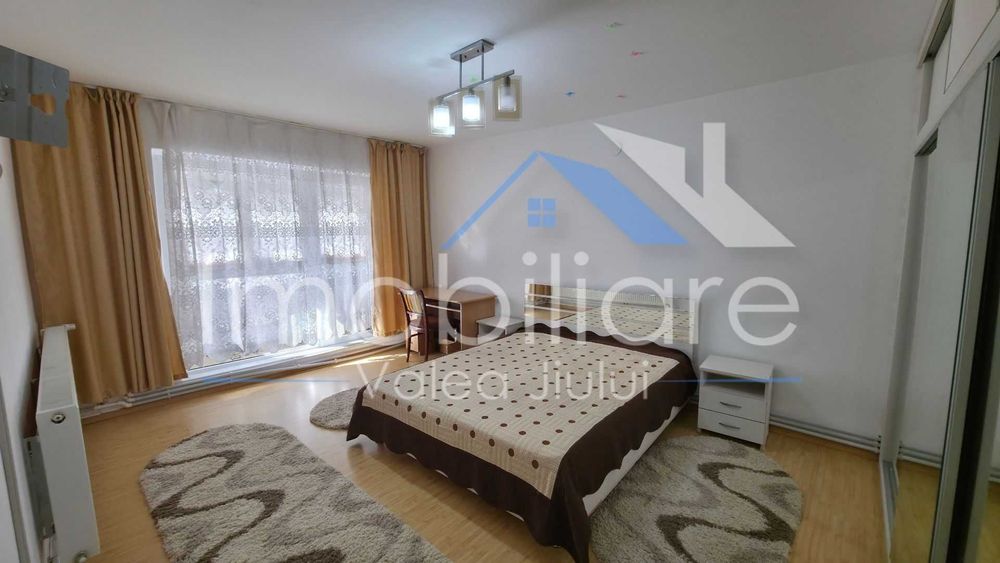 Apartament 3 camere - Lupeni (Barbateni) | 2 balcoane