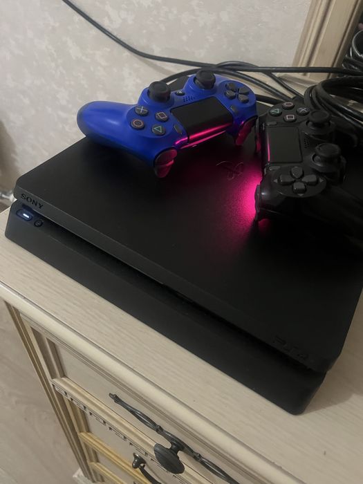 Продам игровую приставку
