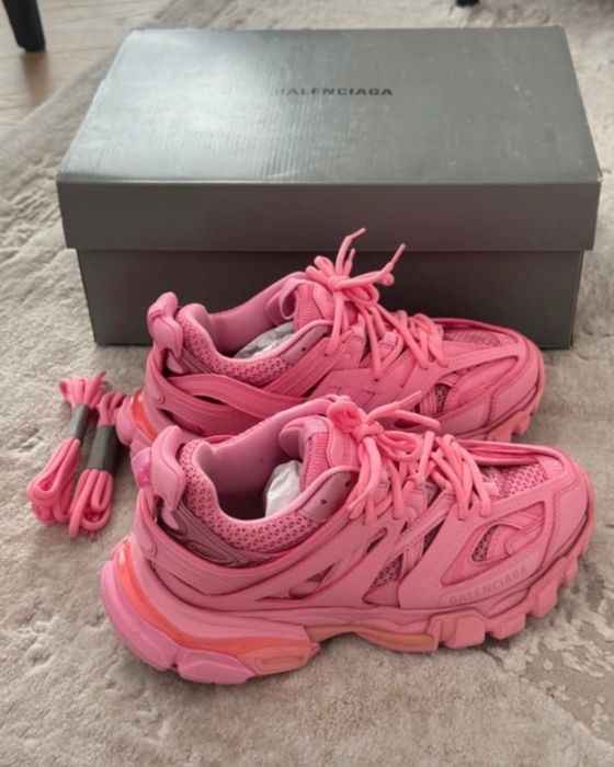 Balenciaga track
