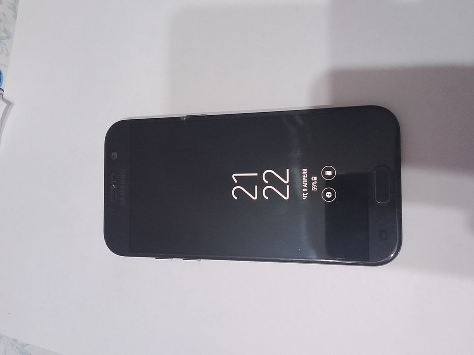 Продам телефон самсунг