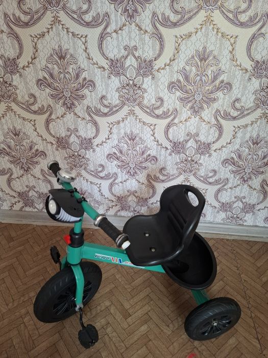 Трехколёсный велосипед