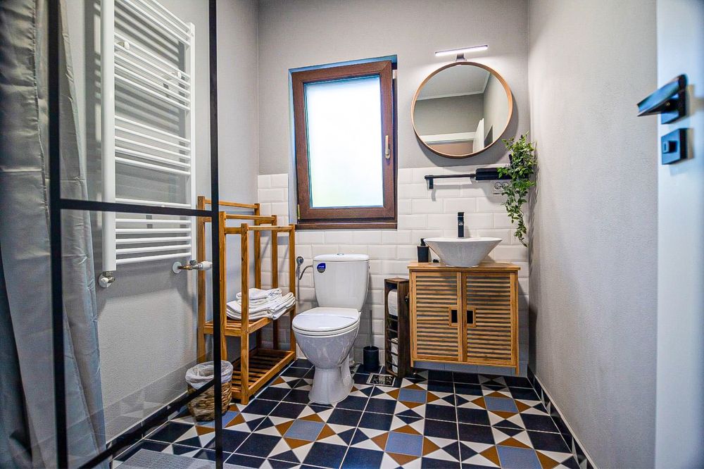 Închiriez cabana in Poiana Damiș, Bratca / Bh/ciubar/loc de joaca