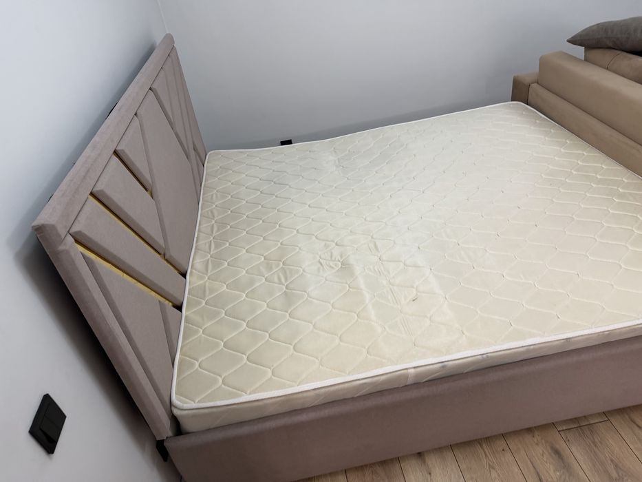 Продаетя king-size кровать с матрасом Б/У - самовывоз