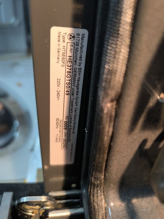 Фурна с котлони Siemens HE378GTS0 - 71 литра . Пиролиза.