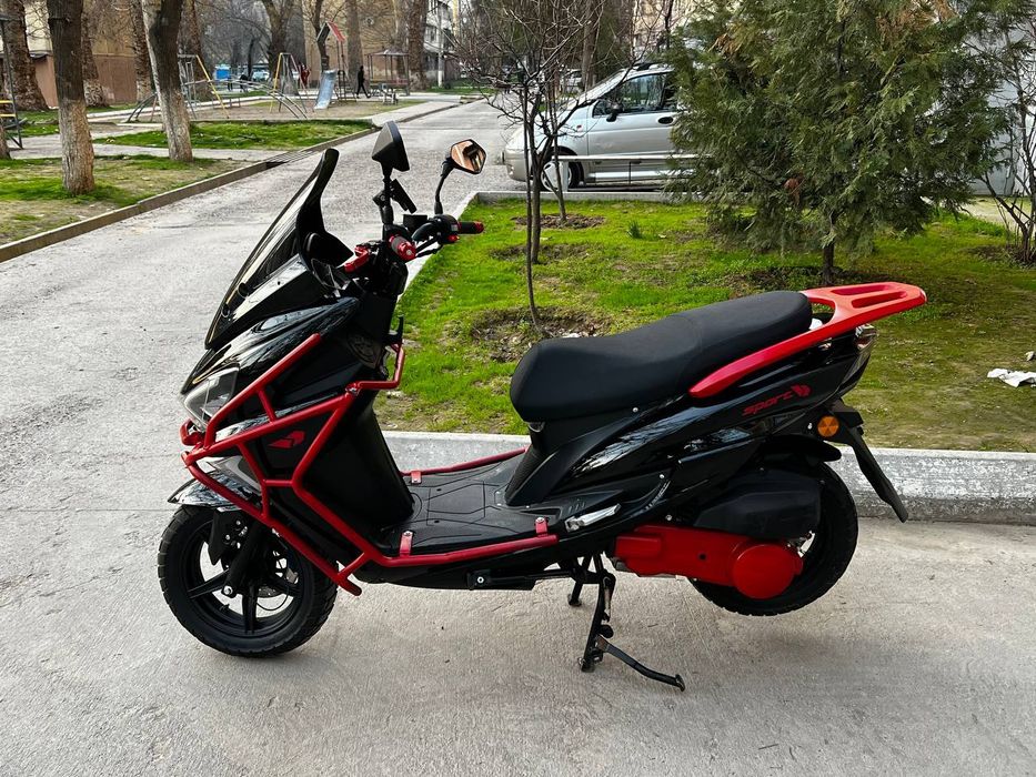 Прадаеться скутер тигр