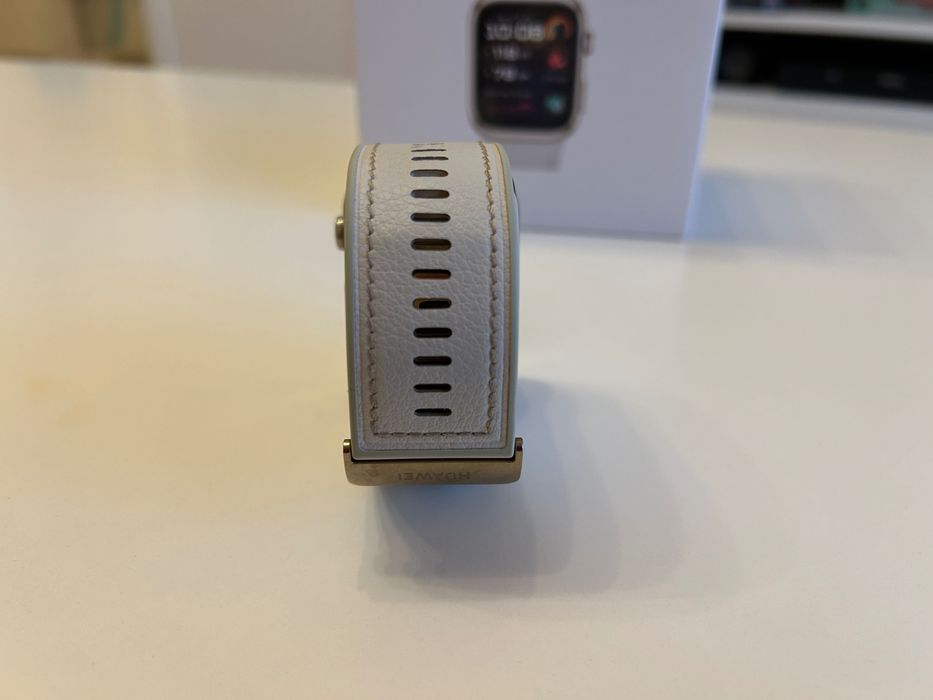 Huawei Watch D2 в гаранция до януари 2027 г.