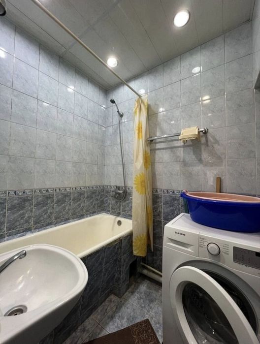 Продам 2/2/9 Буюк ипак йули максим горький отдельный вход