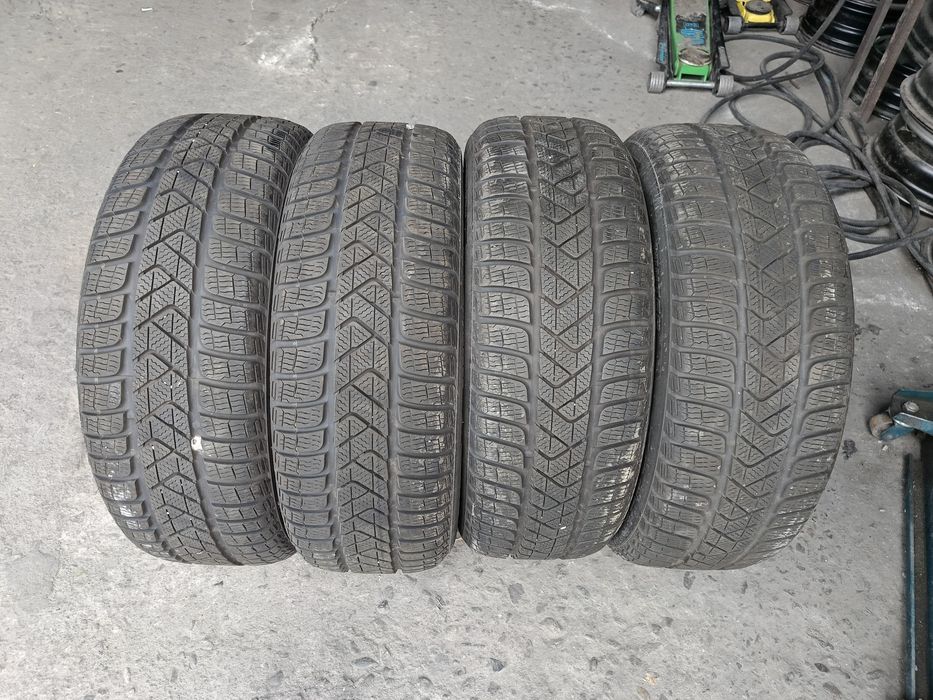 Зимни гуми -2021г.-16цола-215/60-1бр..-75лв."PIRELLI"