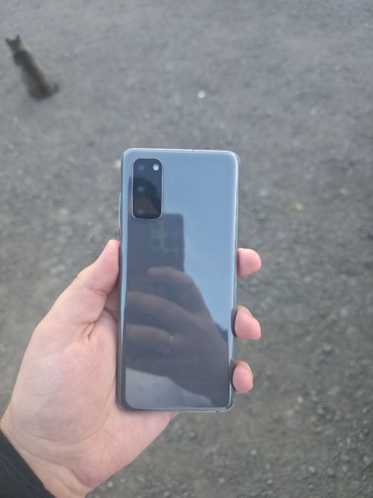 Samsung s20 Космический серый