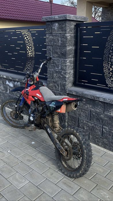 Se vinde cross 125cc urgent !!! Pret neg.