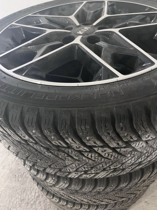 Продам шины с дисками Nokian Hakkapeliitta
