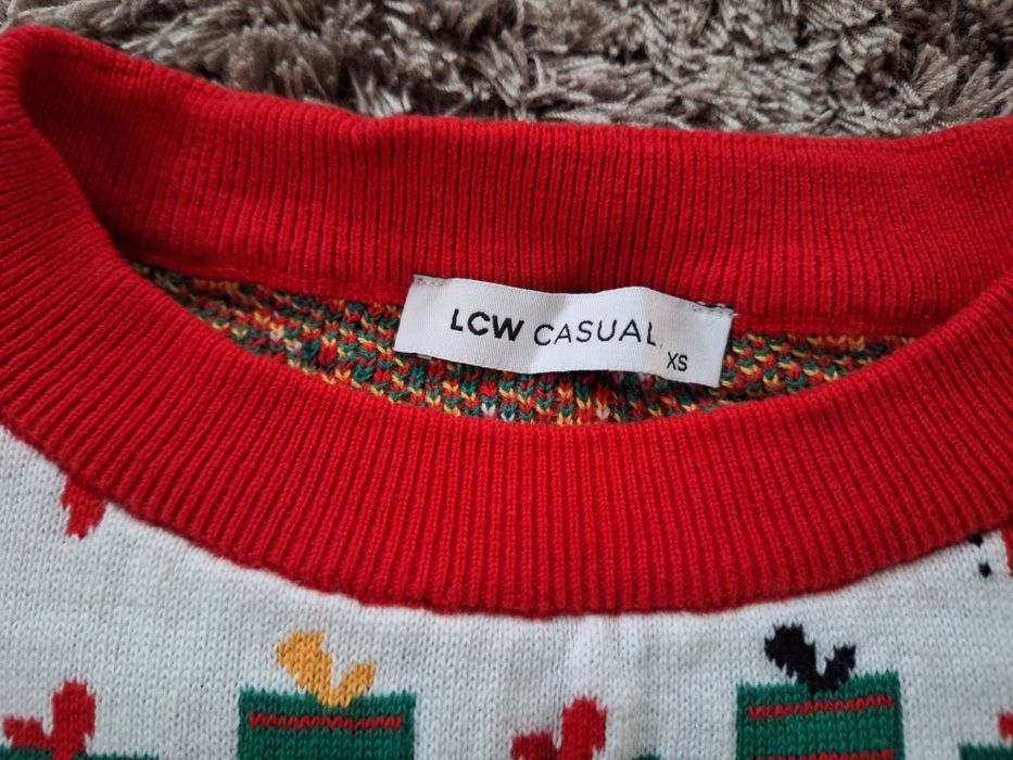 Pulovere noi Craciun Lc Waikiki (mar XS) si H&M (mar 146/152)