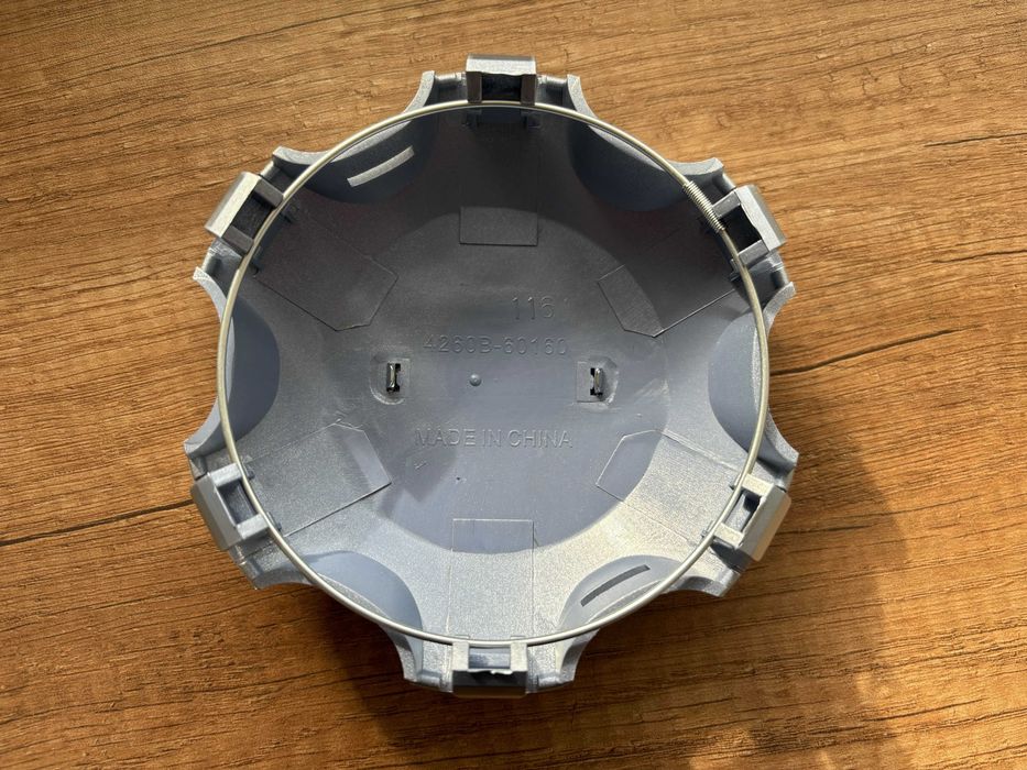 Тойота Капачки за джанти 6 болта - 4260B-60160 - toyota