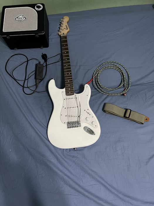 Электрогитара fender squier stratocaster 3 single
