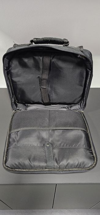 Geanta laptop tableta Upu 2004 pret 100 lei