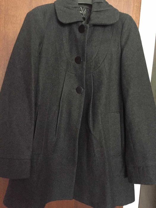 Ново  черно вълнено палто Мотиви,европейски размер 44