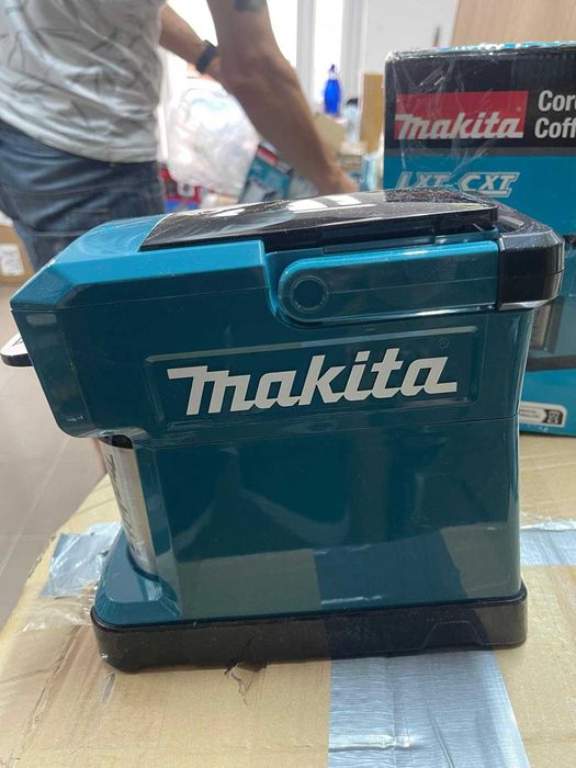 Aparat de cafea cu baterie Makita DCM501Z, 18 V, numai aparatul, 1 ceașcă, albastru