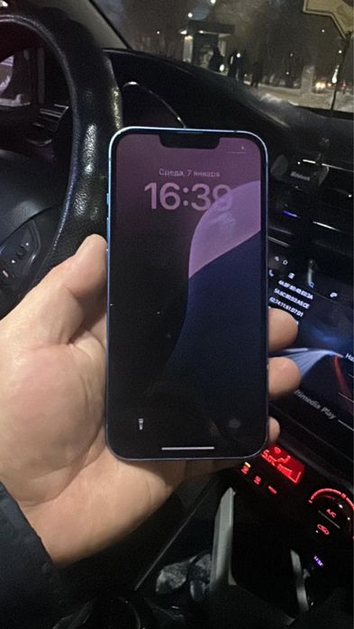 Продам айфон 13